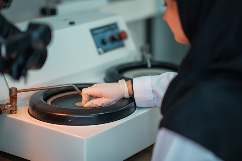 واحد کنترل کیفی ارکین صنعت